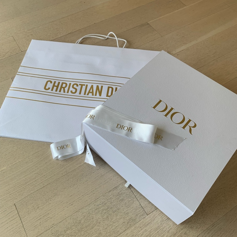 XL Dior Paper Gift Box